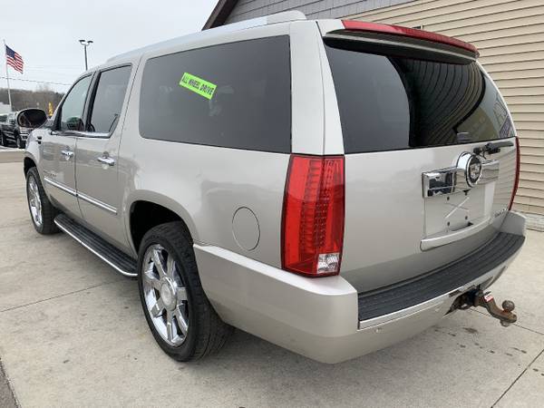 2007 Cadillac Escalade ESV AWD 4dr - - by dealer for sale in Chesaning, MI – photo 17
