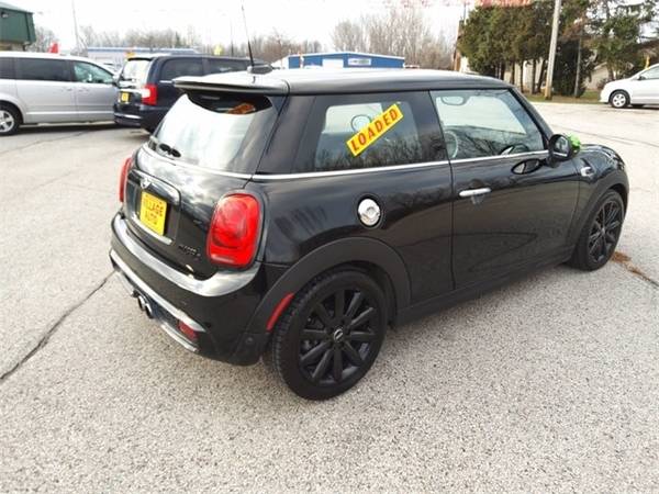 2016 Mini Hardtop 2 Door Base - cars & trucks - by dealer - vehicle... for sale in Green Bay, WI – photo 4
