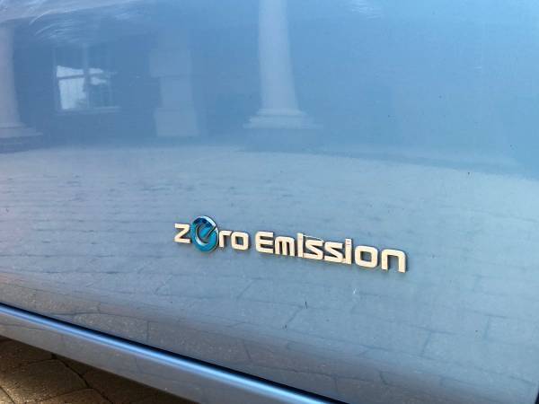 2011 NISSAN LEAF 54,000 miles - cars & trucks - by dealer - vehicle... for sale in Chicago, IL – photo 5