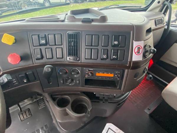2015 Volvo VNL 6X4 2dr Conventional New Generation Accept Tax IDs,... for sale in Morrisville, PA – photo 15