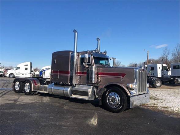2016 PETERBILT 389 - cars & trucks - by dealer - vehicle automotive... for sale in Coopersburg, PA – photo 5