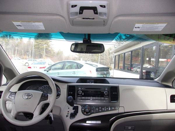 2014 Toyota Sienna LE 8-Seat, 101k Miles, White/Grey, P Doors for sale in Franklin, VT – photo 15