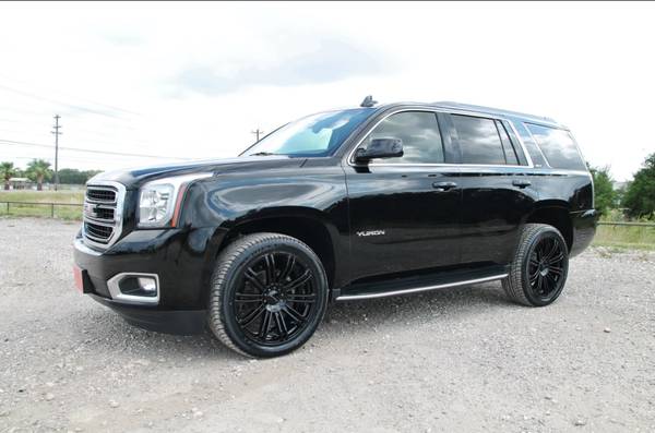 2017 GMC YUKON SLT 4X4 - LOADED - 22s - BLK ON BLK - NAV - LOW... for sale in Liberty Hill, AR – photo 3
