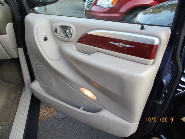 2006 Chrysler Town Country LWB 4dr Limited for sale in Belle Mead, NJ – photo 20