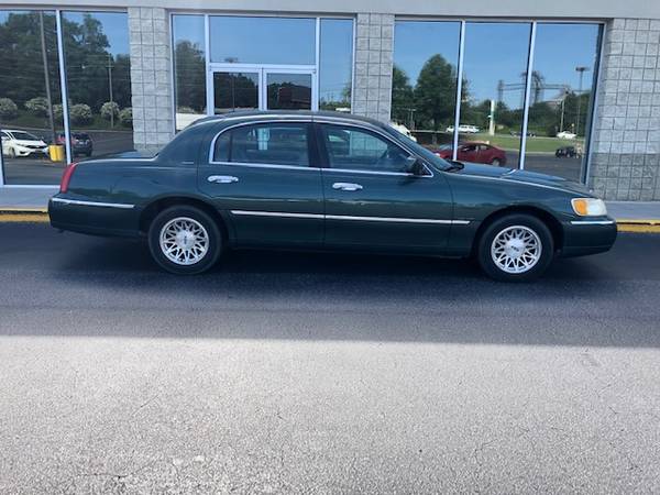 1999 Lincoln Town Car 4.6 -V8 for sale in Winder, GA – photo 2