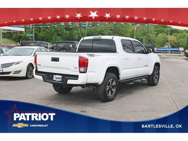 2017 Toyota Tacoma SR5 - truck - - by dealer - vehicle for sale in Bartlesville, KS – photo 3