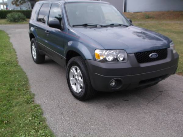 Ford Escape XLT 2005 Low Low Miles for sale in Alliance, OH – photo 4