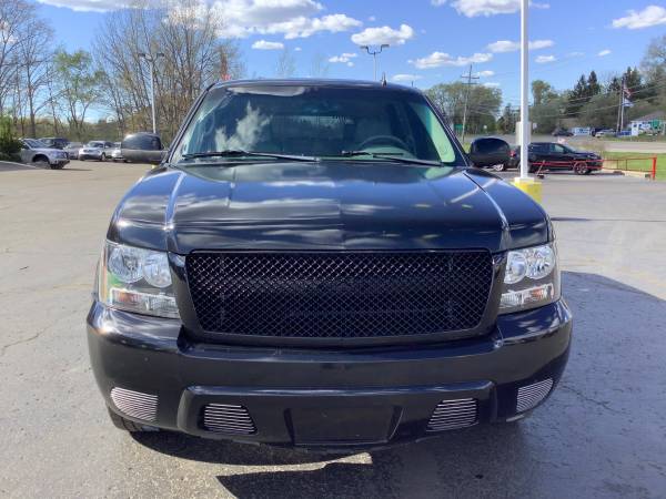 Loaded! 2008 Chevy Tahoe! 4x4! Hybrid! 3rd Row! Great Price! - cars for sale in Ortonville, MI – photo 7