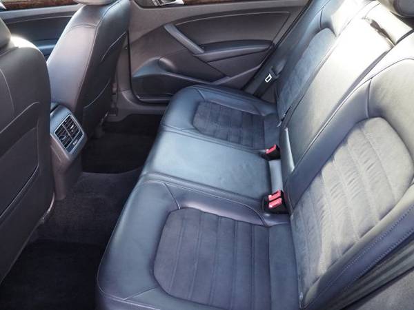 2014 Volkswagen Passat TDI SEL Premium SKU:EC108695 Sedan for sale in Englewood, CO – photo 22