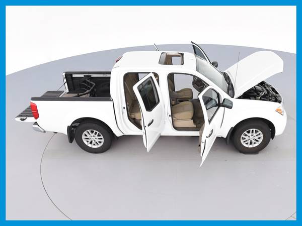 2017 Nissan Frontier Crew Cab SL Pickup 4D 5 ft pickup White for sale in Revere, MA – photo 20
