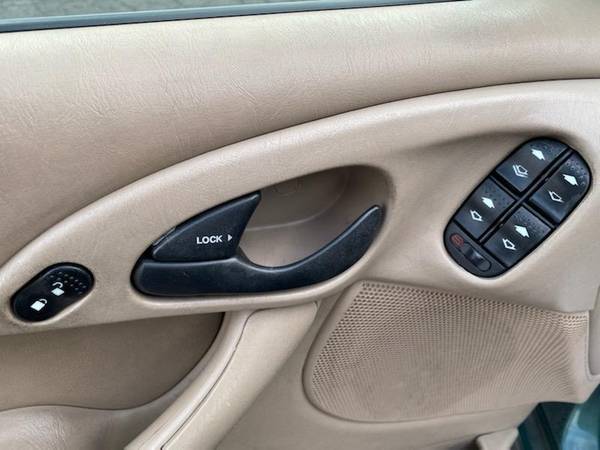 2001 Ford Focus Wagon SE - - by dealer - vehicle for sale in Columbus, OH – photo 12
