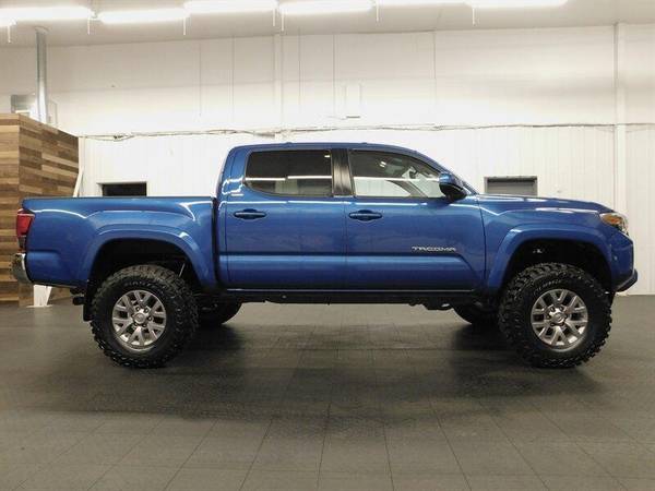 2018 Toyota Tacoma SR5 V6 4X4/BRAND NEW LIFT/ONLY 39, 000 MILES for sale in Gladstone, OR – photo 4