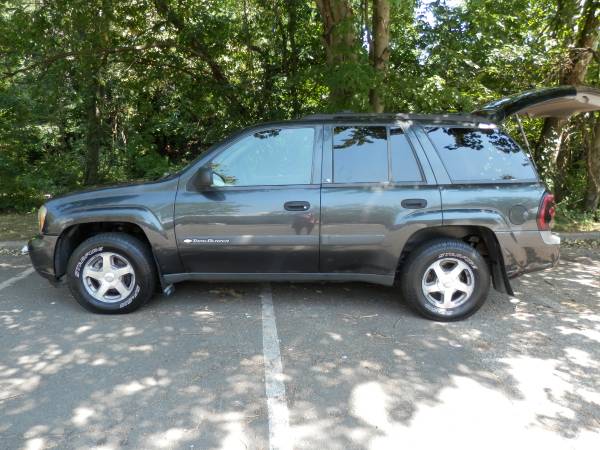 2004 CHEVY TRAIL BLAZER 120K VERY GOOD TRUCK - - by for sale in Bridgeport, CT – photo 3