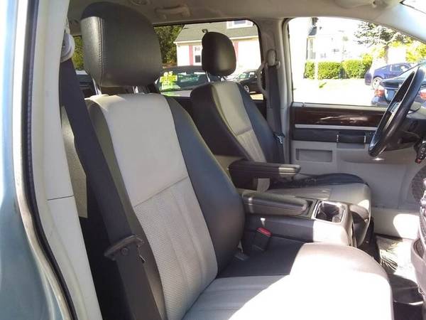 2010 Chrysler Town & Country Touring Plus for sale in Howell, MI – photo 6