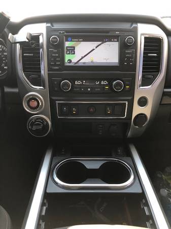 2017 Nissan Titan SV Crew Cab 4x4 - 26k miles!! for sale in Asheville, NC – photo 17