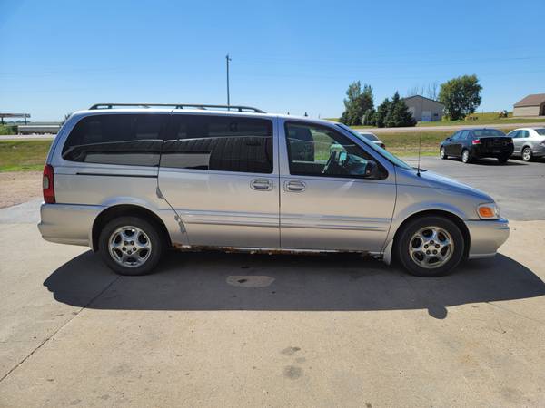 2002 Oldsmobile Silhouette GLS - cars & trucks - by dealer - vehicle... for sale in Inwood, SD – photo 4