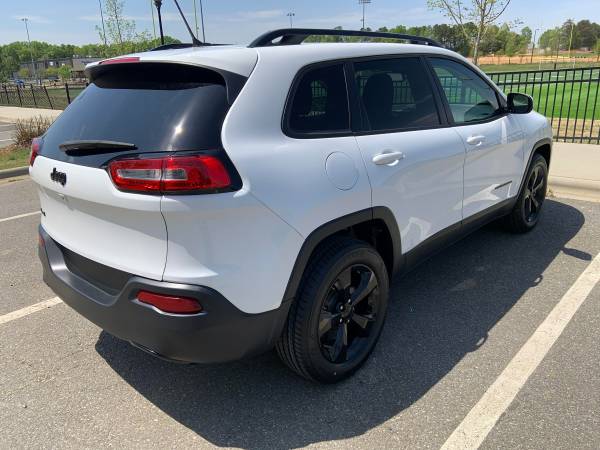 2018 Jeep Cherokee 4X4 42 mi, Like new! Make an offer! - cars & for sale in Matthews, SC – photo 5