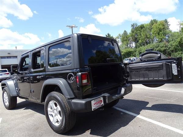 2019 Jeep Wrangler Unlimited Sport for sale in Libertyville, IL – photo 4
