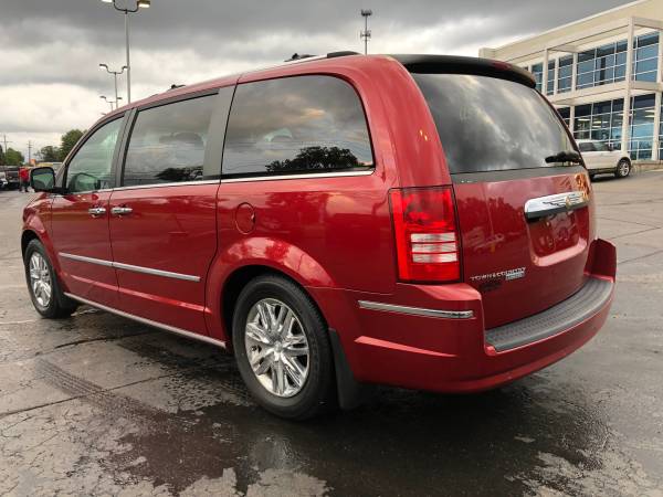 Clean! 2008 Chrysler Town & Country! Loaded! 3rd Row! for sale in Ortonville, MI – photo 3