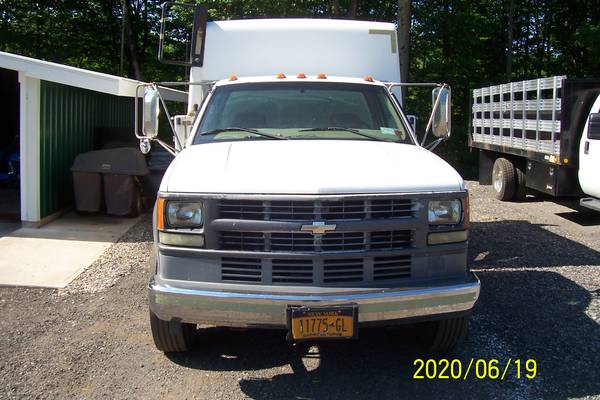 2002 Chevrolet 3500HD Utility Truck - cars & trucks - by owner -... for sale in Fort Plain, NY – photo 3