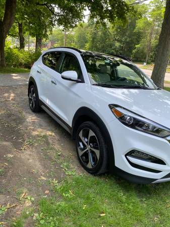 2018 Hyundai Tuscon Limited AWD - cars & trucks - by owner - vehicle... for sale in New Gloucester, ME – photo 4