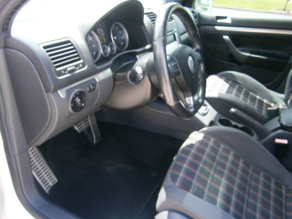 2008 volkswagen gti 4door mechanic special (runs & drives & cars & for sale in Riverdale, GA – photo 10