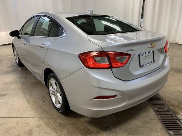 2018 Chevrolet Chevy Cruze LT - - by dealer - vehicle for sale in Newton Falls, OH – photo 9