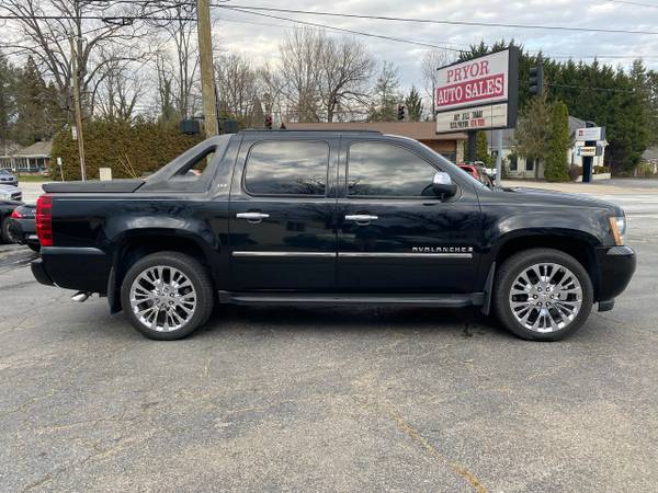 2009 Chevrolet Avalanche LTZ 4WD - - by dealer for sale in Hendersonville, NC – photo 9