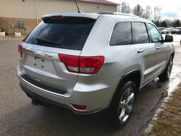 2013 *Jeep* *Grand* *Cherokee* *Limited* - cars & trucks - by dealer... for sale in Farmington, MN – photo 2