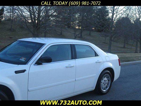2006 Chrysler 300 Base 4dr Sedan - Wholesale Pricing To The Public! for sale in Hamilton Township, NJ – photo 23