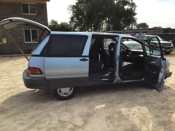 1991 Toyota Previa Deluxe - 3rd row - AUX, USB input - cruise for sale in Farmington, MN – photo 5