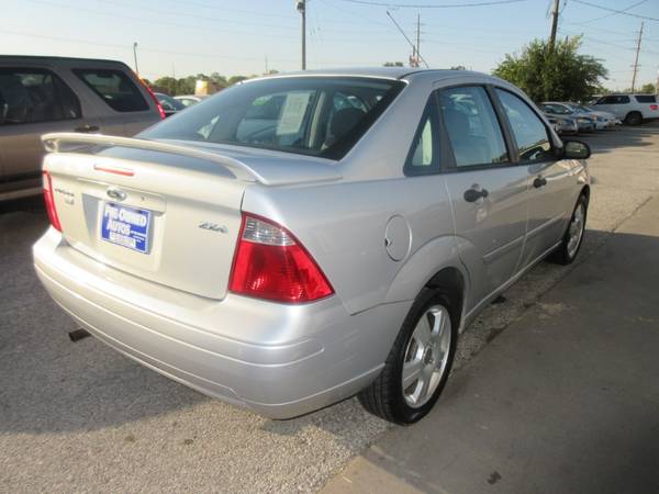 2006 Ford Focus ZX4 Sedan - Automatic/Wheels/Roof/Low Miles - 117K!!... for sale in Des Moines, IA – photo 6