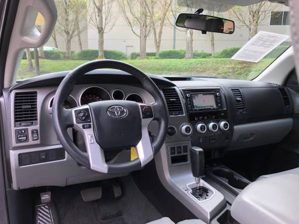 2016 Toyota Sequoia SR5 4WD - Navigation, Leather, Third Row for sale in Kirkland, WA – photo 13