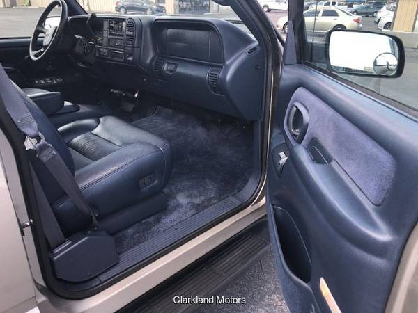 1998 CHEVROLET SUBURBAN K1500 LT 4x4 5.7 only 97K 2 owner leather Nice for sale in Grand Junction, CO – photo 16