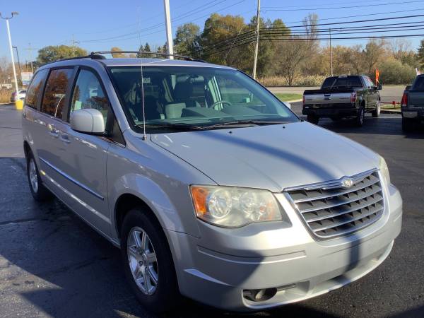Accident Free! 2010 Chrysler Town & Country! 3rd Row! - cars &... for sale in Ortonville, OH – photo 7