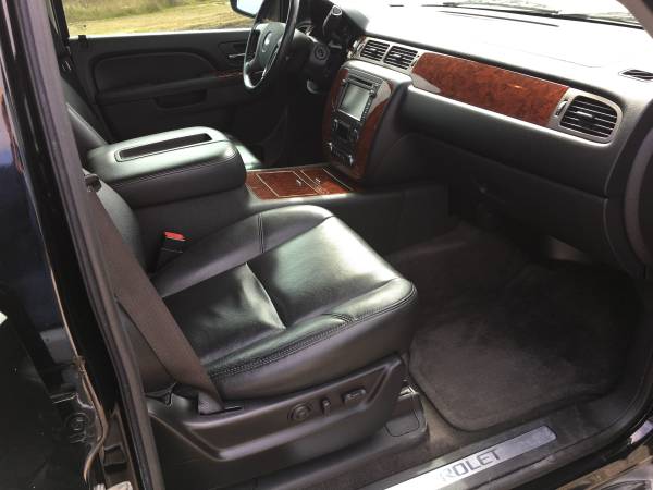 2012 Chevrolet Suburban 4WD LTZ for sale in freeport, TX – photo 12