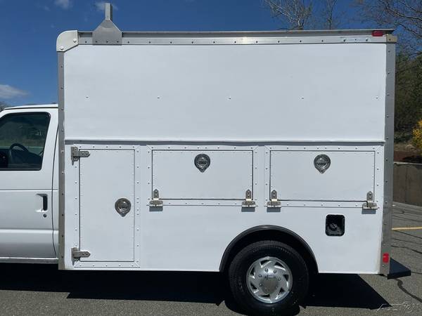 05 Ford E-350 E350 XL 10ft Hi Cube Utility Van Gas 1 Owner SKU: 13923 for sale in south jersey, NJ – photo 7