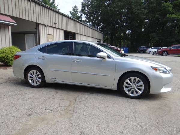2014 Lexus ES 300H Hybrid- MUST SEE LIKE NEW! ES350 for sale in Londonderry, VT – photo 4