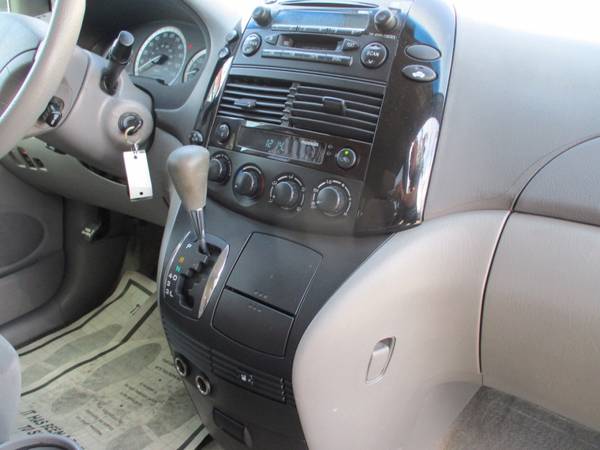 2005 Toyota Sienna ONE-OWNER LOW MILES - - by for sale in San Mateo, CA – photo 16
