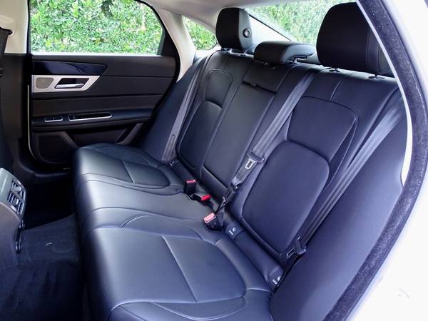 2017 Jaguar XF 35t AWD Premium Package! SUPER CLEAN! FINANCING! for sale in Pasadena, CA – photo 13