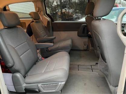 2010 Chrysler Town & Country - cars & trucks - by owner - vehicle... for sale in West Bend, WI – photo 5