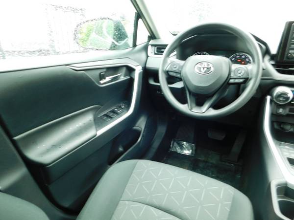2019 TOYOTA RAV4 XLE AWD~LOADED~LIKE-NEW~REMAINDER FACTORY WARRANTY!... for sale in Barre, VT – photo 15