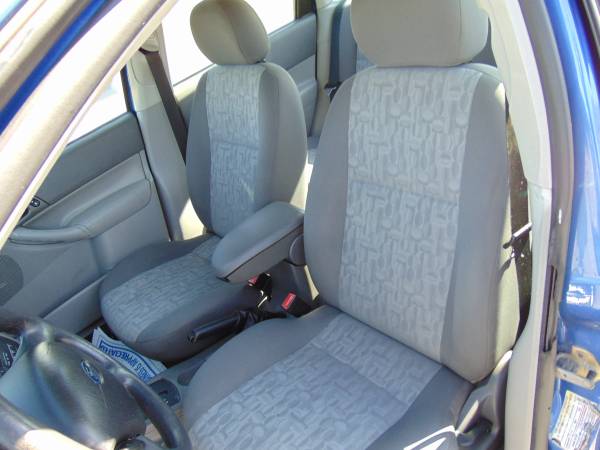 2005 FORD FOCUS ZX4 SE - - by dealer - vehicle for sale in CHURUBUSCO, IN, IN – photo 8