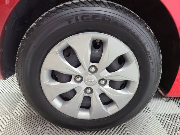 2017 Hyundai Accent SE hatchback Boston Red Metallic for sale in Jasper, KY – photo 5