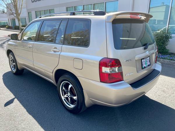 2005 TOYOTA HIGHLANDER AWD 1 OWNER LIMITED, ONLY 111K MILES, 3rd for sale in Tualatin, OR – photo 3
