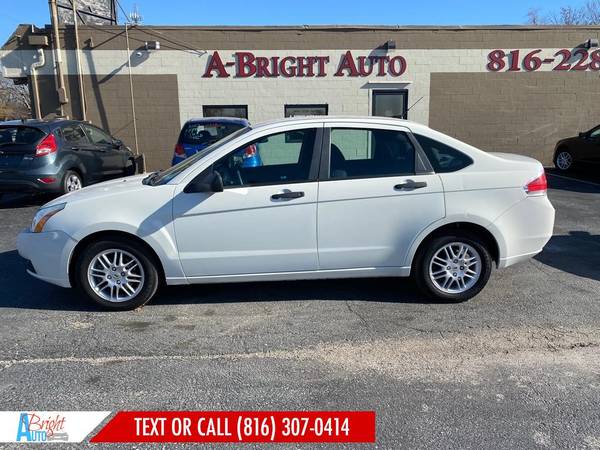 2010 FORD FOCUS SE - cars & trucks - by dealer - vehicle automotive... for sale in BLUE SPRINGS, MO – photo 10