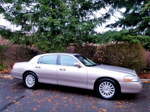 2003 Lincoln Town Car Signature MOONROOF / HEATED SEATS Towncar -... for sale in Auburn, WA – photo 15
