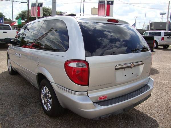 2006 Chrysler Town & Country LWB 4dr Limited for sale in Houston, TX – photo 4