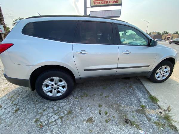 2010 Chevrolet Traverse LS - cars & trucks - by owner - vehicle... for sale in Worth, IL – photo 3