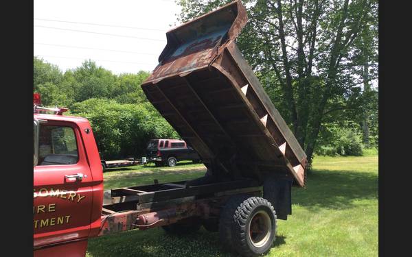 1977 Ford F880 dump truck for sale in Ludlow , MA – photo 10